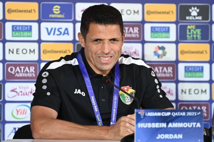 رئيس نادي الوحدات: عموتة ليس صاحب الإنجاز الآسيوي.. وسيكون مقلبًا للكرة الأردنية